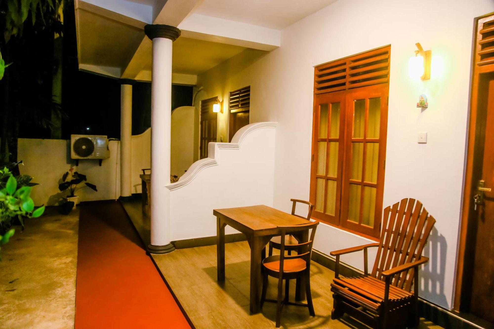 Bed and Breakfast Little Angels Mirissa Exterior foto