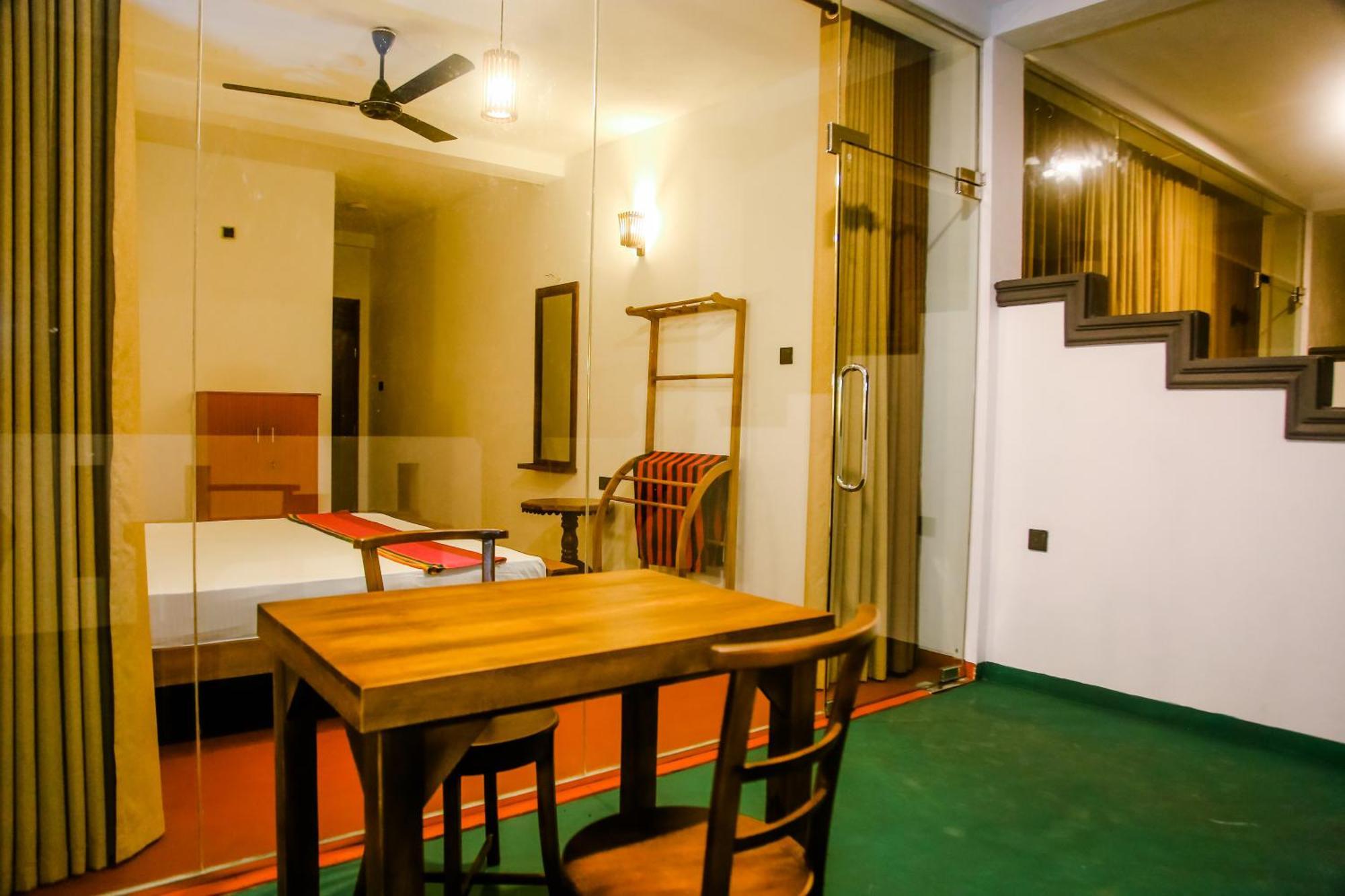 Bed and Breakfast Little Angels Mirissa Exterior foto