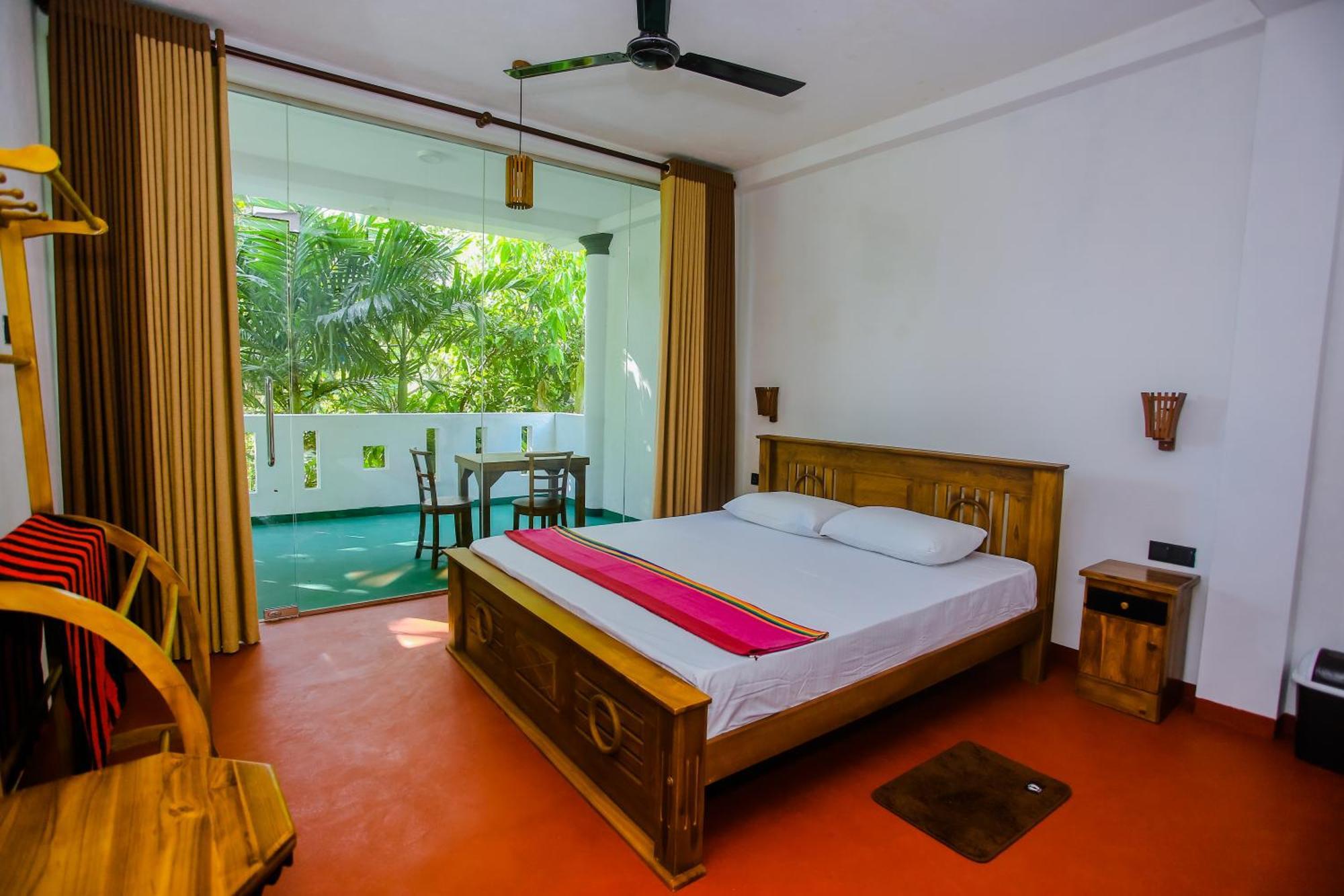 Bed and Breakfast Little Angels Mirissa Exterior foto