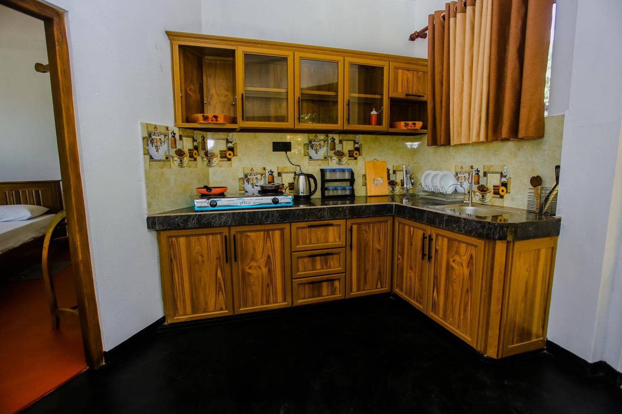 Bed and Breakfast Little Angels Mirissa Exterior foto