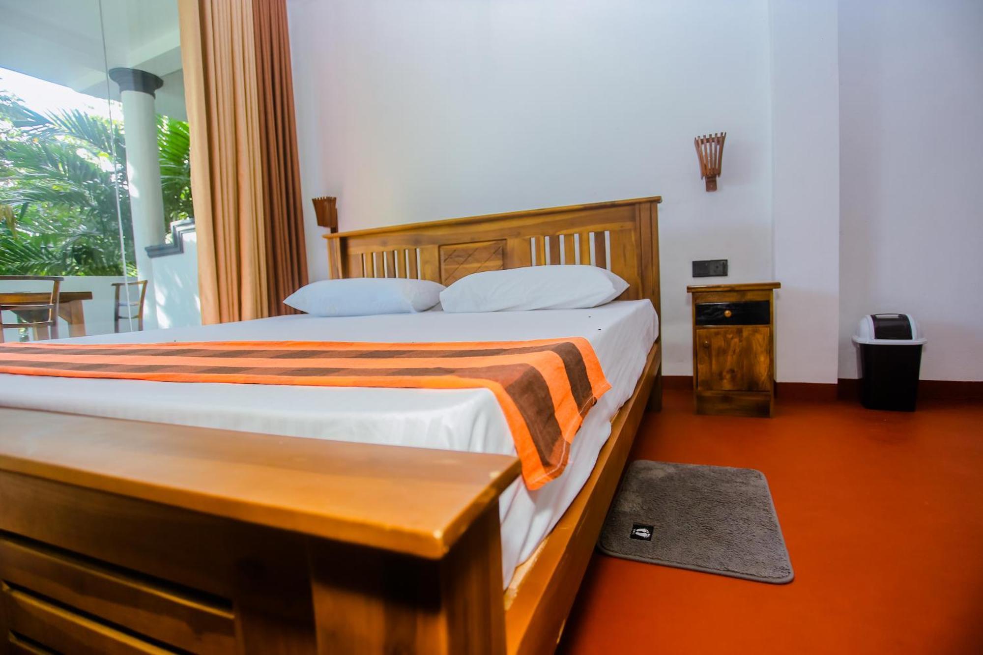 Bed and Breakfast Little Angels Mirissa Exterior foto