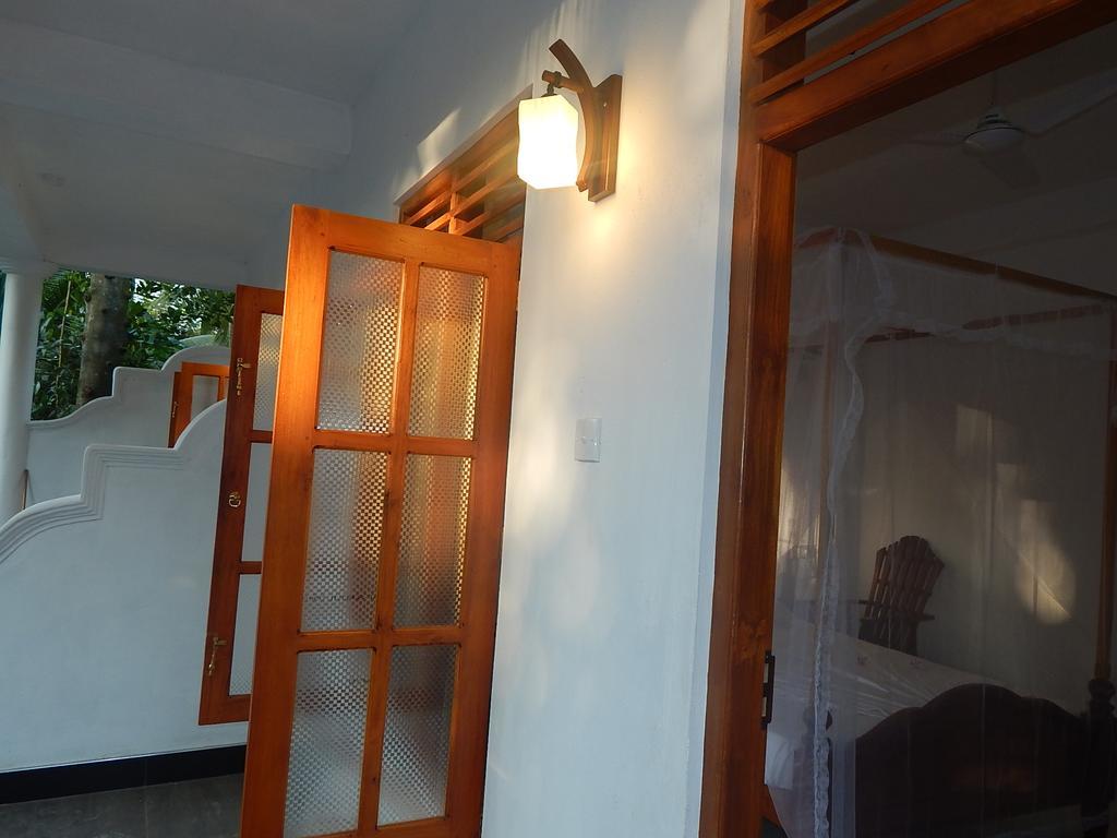 Bed and Breakfast Little Angels Mirissa Habitación foto